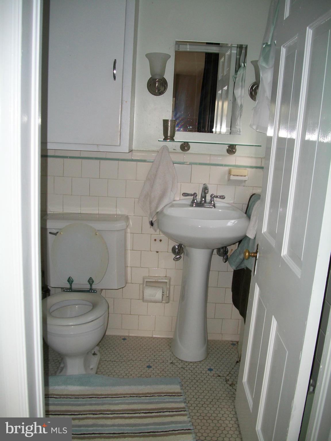 4501 Underwood Road Baltimore, MD 21212 - Photo 18 of 26 Bath (Master)