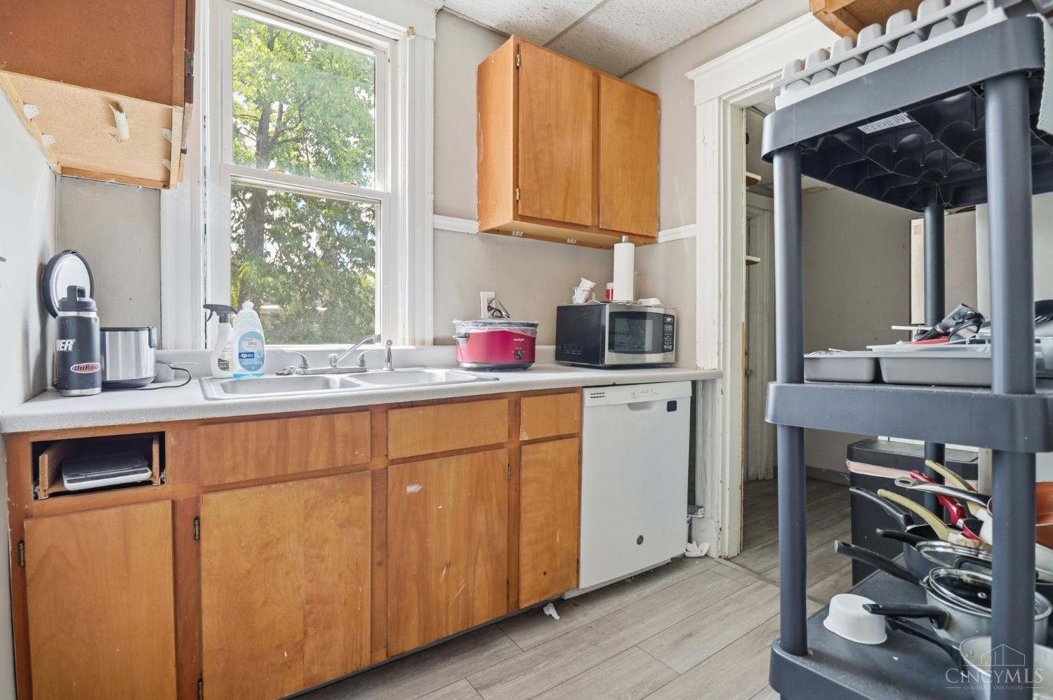219 Atkinson Street Cincinnati, OH 45219 - Photo 13 of 57