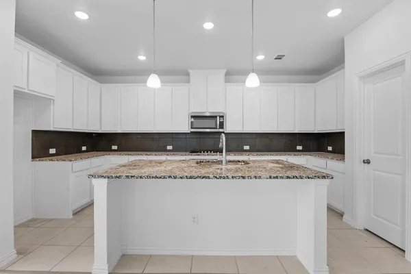 $3,500 | 503 Upper Falls Lane, Mansfield, TX 76063