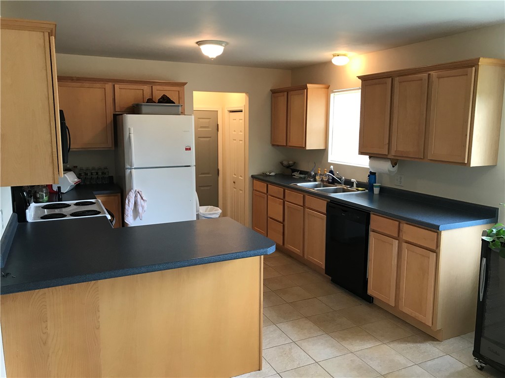 16 Brenden Street Westerly, RI 02891 - Photo 2 of 19
