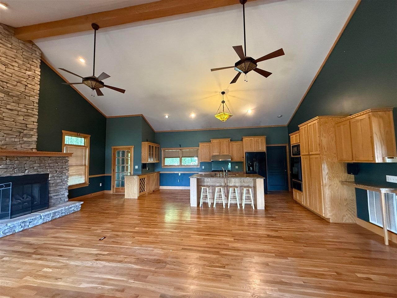 576 Hunters Point Morgantown, KY 42261 - Photo 2 of 96 Gallery Image 2