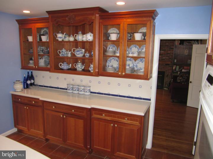 114 Ridgewood Road Wayne, PA 19087 - Photo 9 of 24 Kitchen