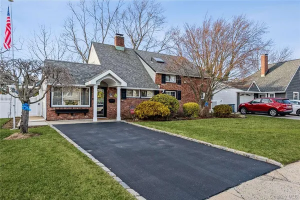 $5,000 | 57 Swing Lane, Levittown, NY 11756