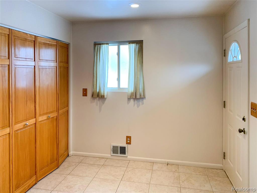 8074 East Carpenter Road Davison, MI 48423 - Photo 18 of 33