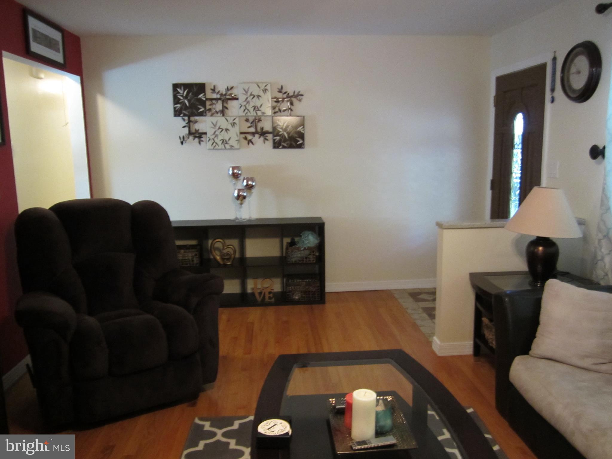 804 Maxa Road Aberdeen, MD 21001 - Photo 6 of 34 Living Room