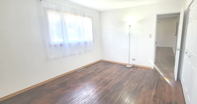 $289,900 | 9236 Stanford Drive, Bridgeview, IL 60455