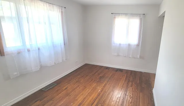 $289,900 | 9236 Stanford Drive, Bridgeview, IL 60455