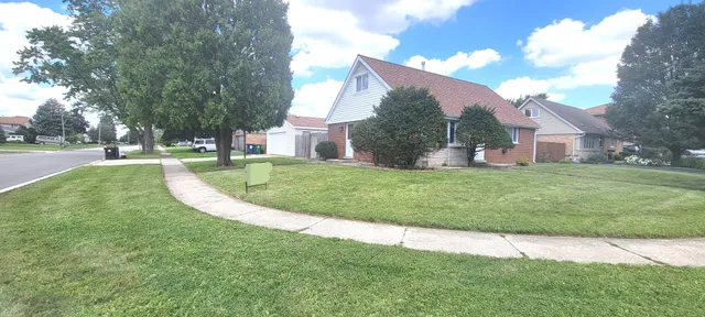 $289,900 | 9236 Stanford Drive, Bridgeview, IL 60455