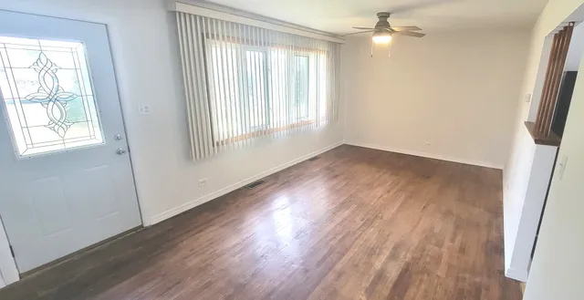 $289,900 | 9236 Stanford Drive, Bridgeview, IL 60455