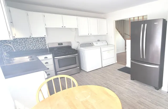 $289,900 | 9236 Stanford Drive, Bridgeview, IL 60455