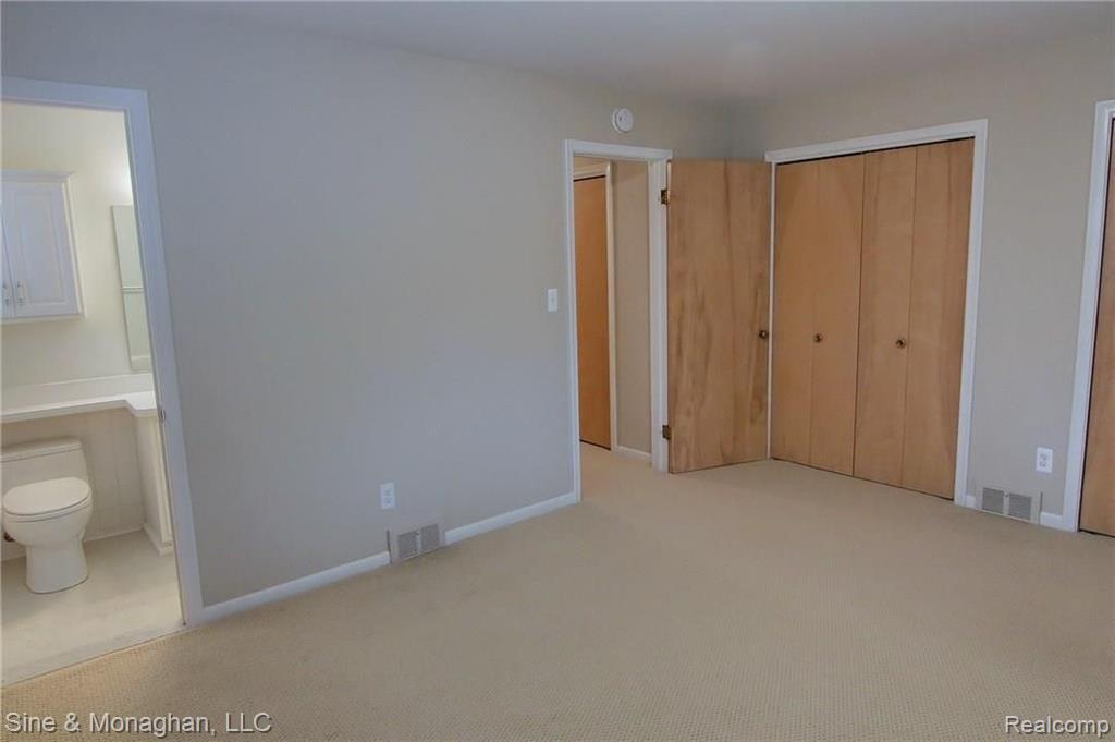 886 Harcourt Road Grosse Pointe Park, MI 48230 - Photo 34 of 39