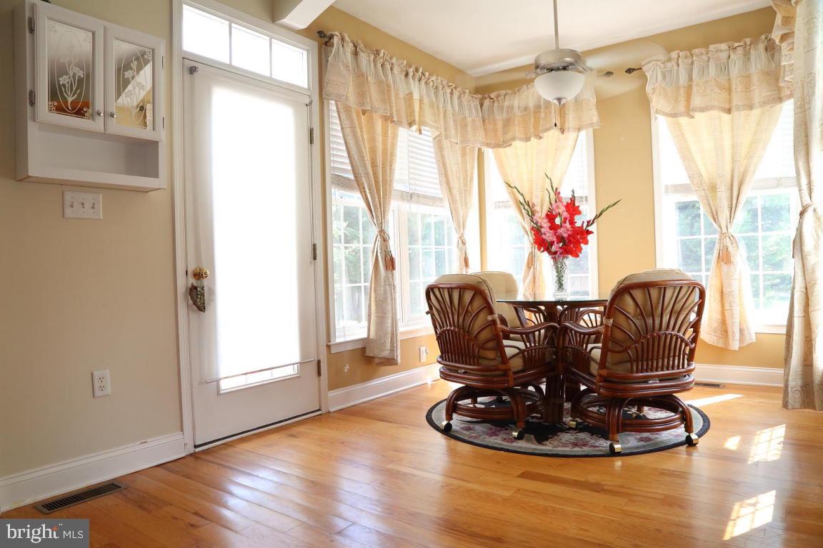 305 Cobblers Court Lititz, PA 17543 - Photo 8 of 19 Gallery Image 8