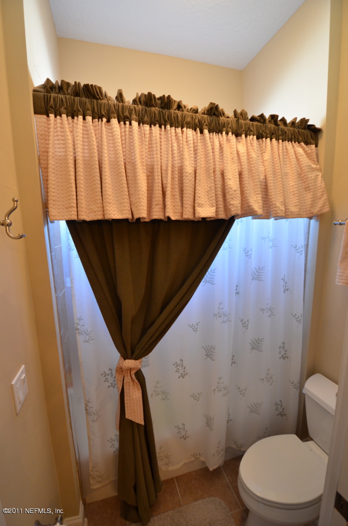 549 Sebastian Square St. Augustine, FL 32095 - Photo 17 of 20 Bath #2 Shower/Tub