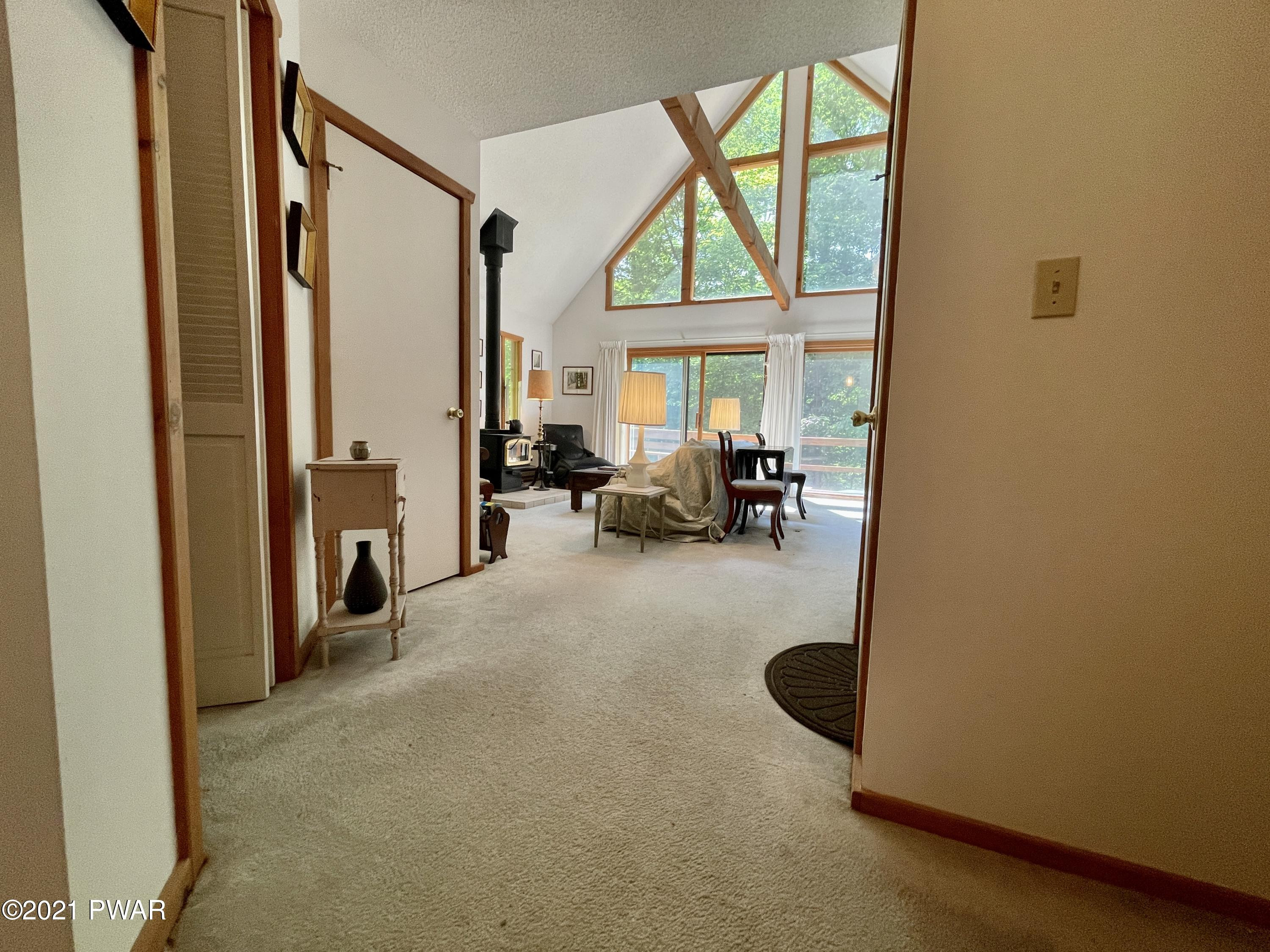 10 Beaver Pond Road Lake Ariel, PA 18436 - Photo 4 of 49 Foyer