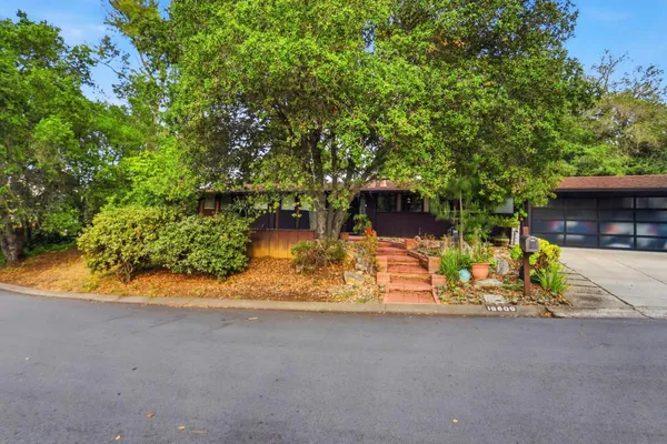 $2,300,000 | 18600 Montpere Way, Saratoga, CA 95070