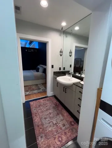 a view of livingroom with washer and dryer