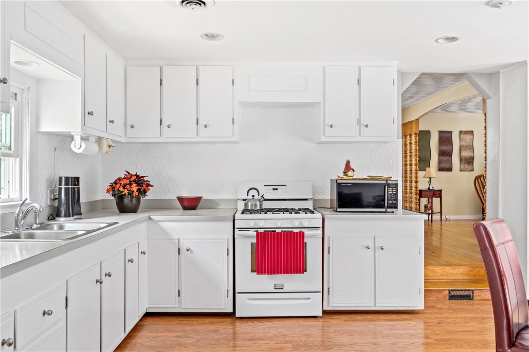 860 Lapham Farm Road Burrillville, RI 02839 - Photo 2 of 30