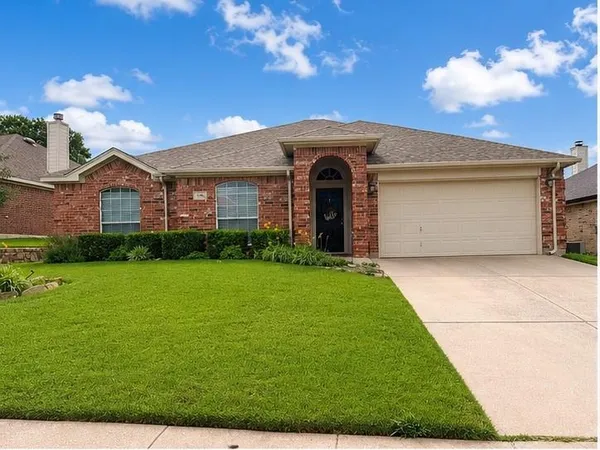 $325,000 | 1100 Linden Drive, Burleson, TX 76028