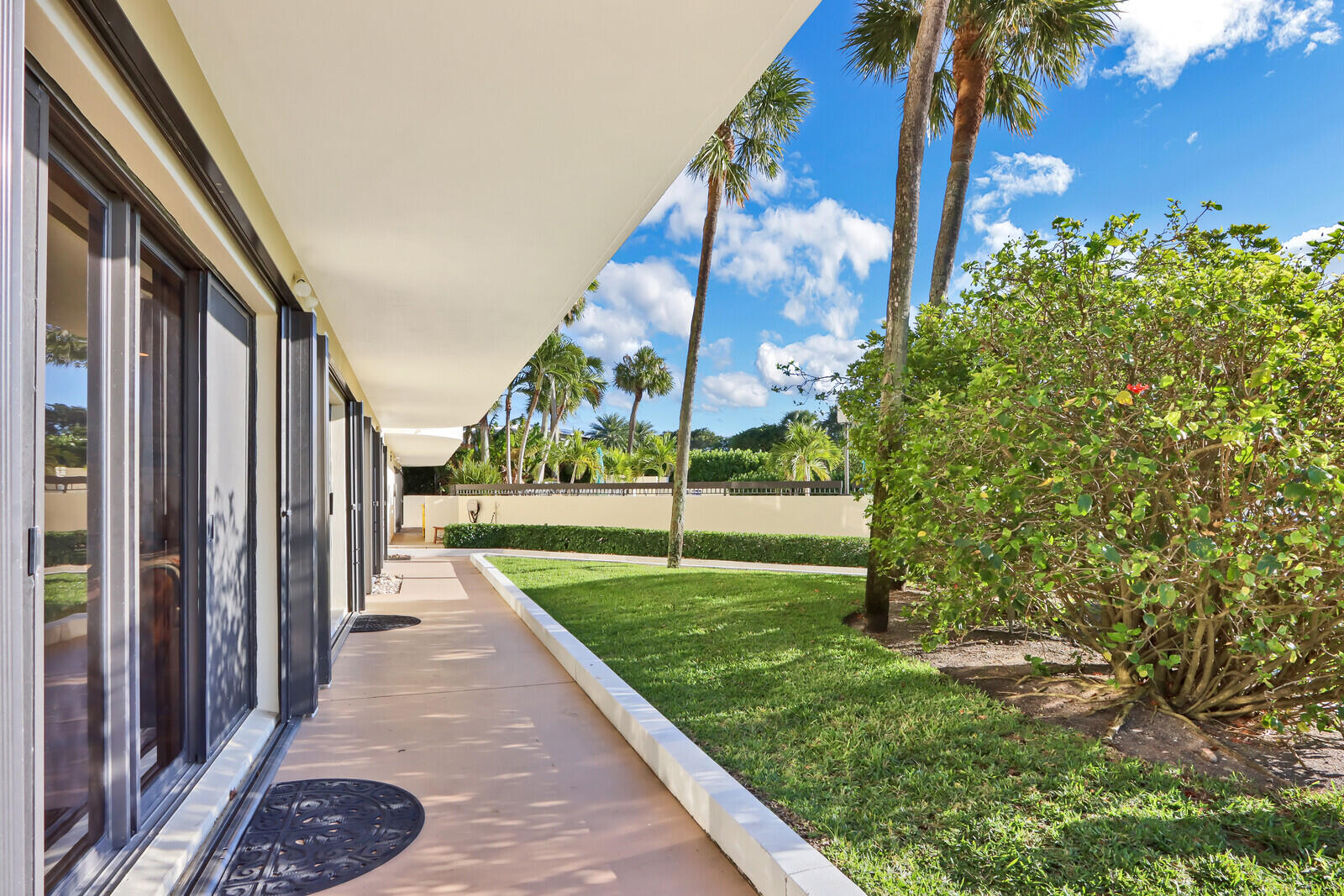 50 South Beach Road, Unit 102 Tequesta, FL 33469 - Photo 22 of 28 Patio
