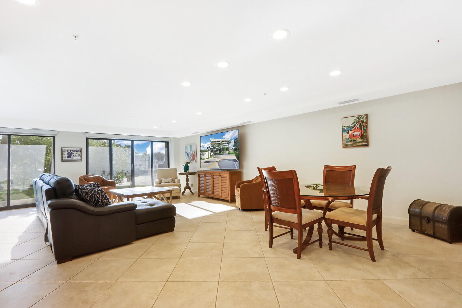 50 South Beach Road, Unit 102 Tequesta, FL 33469 - Photo 4 of 28 Living Area