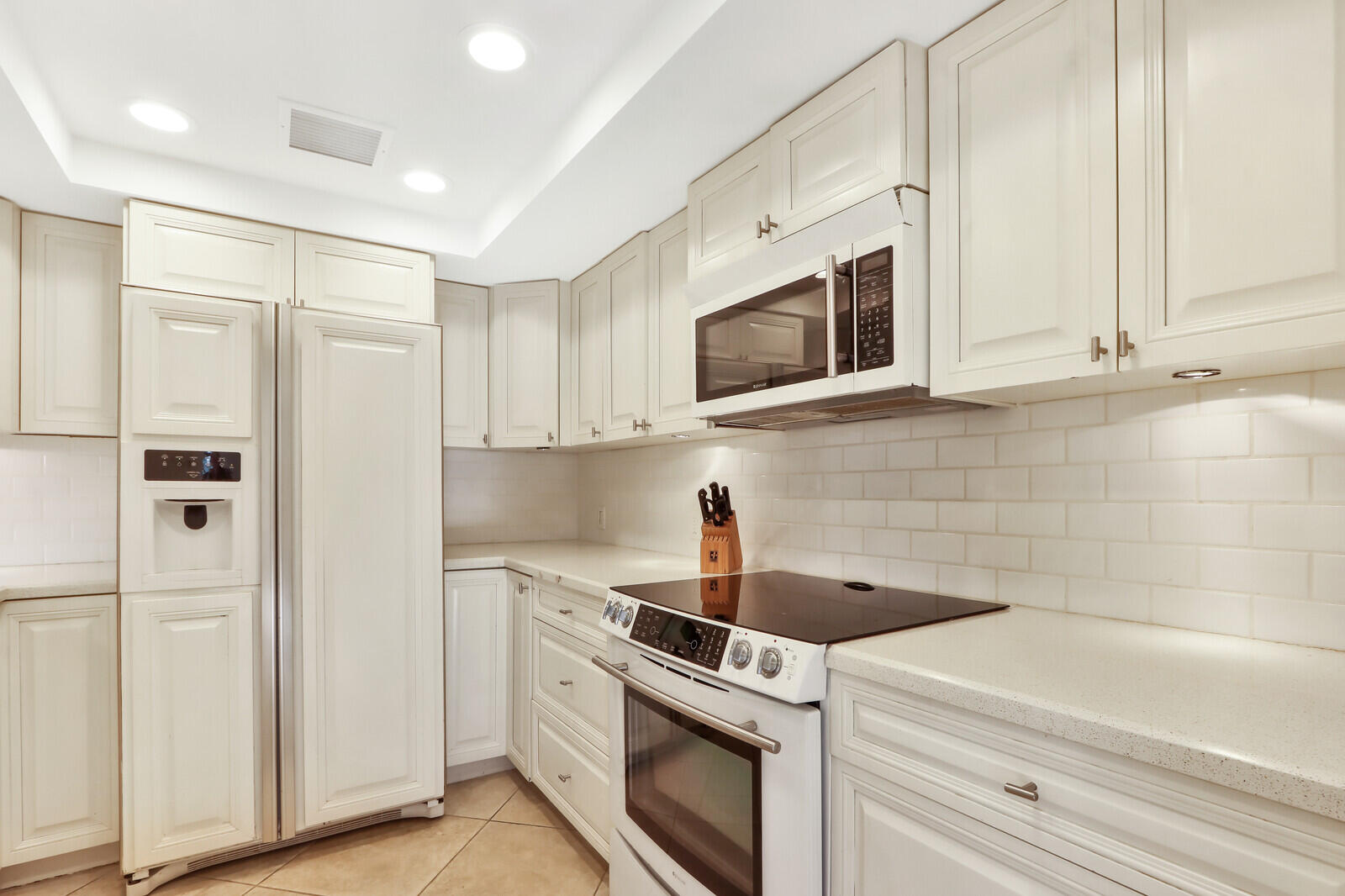 50 South Beach Road, Unit 102 Tequesta, FL 33469 - Photo 9 of 28 Kitchen