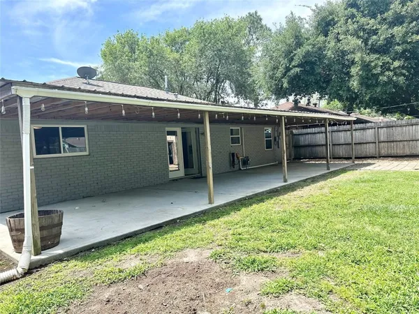 $2,000 | 1126 East Dartmouth Lane, Deer Park, TX 77536