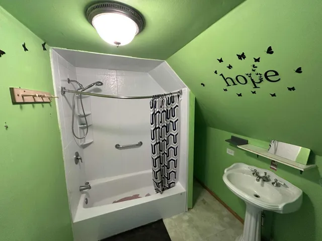 $195,000 | 1423 Main Street, Unit A, Pittsfield, ME 04967