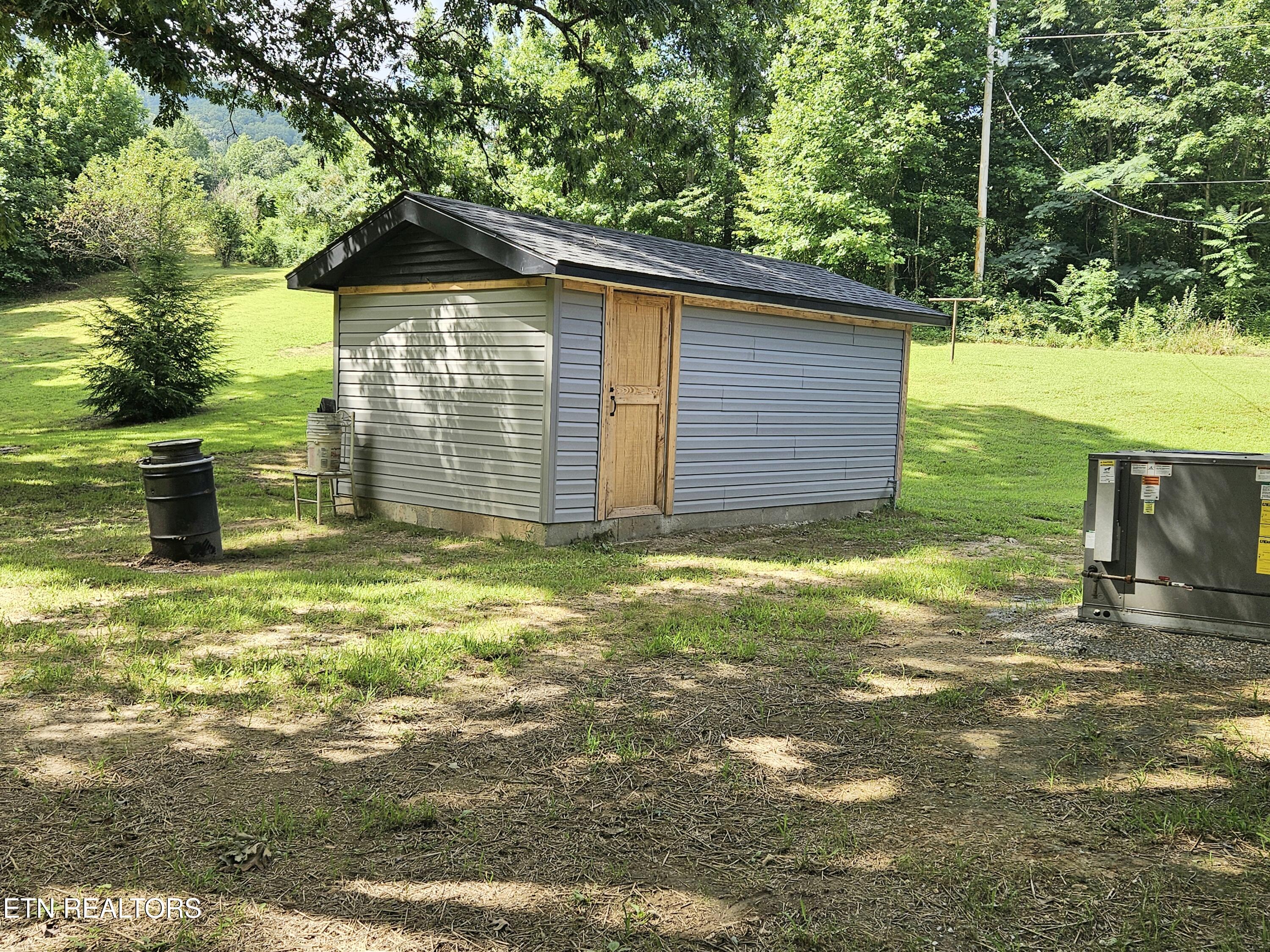 240 Fox Jones Road Lancing, TN 37770 - Photo 5 of 37 Shed stays