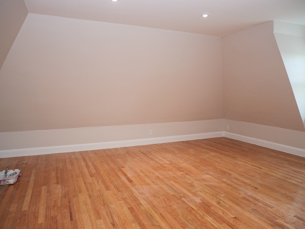 25 Garrison Road, Unit 4 Brookline, MA 02445 - Photo 4 of 8