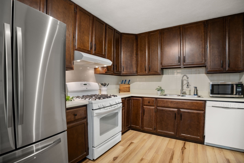 30 Vinal Street Hudson, MA 01749 - Photo 4 of 27 Gallery Image 4