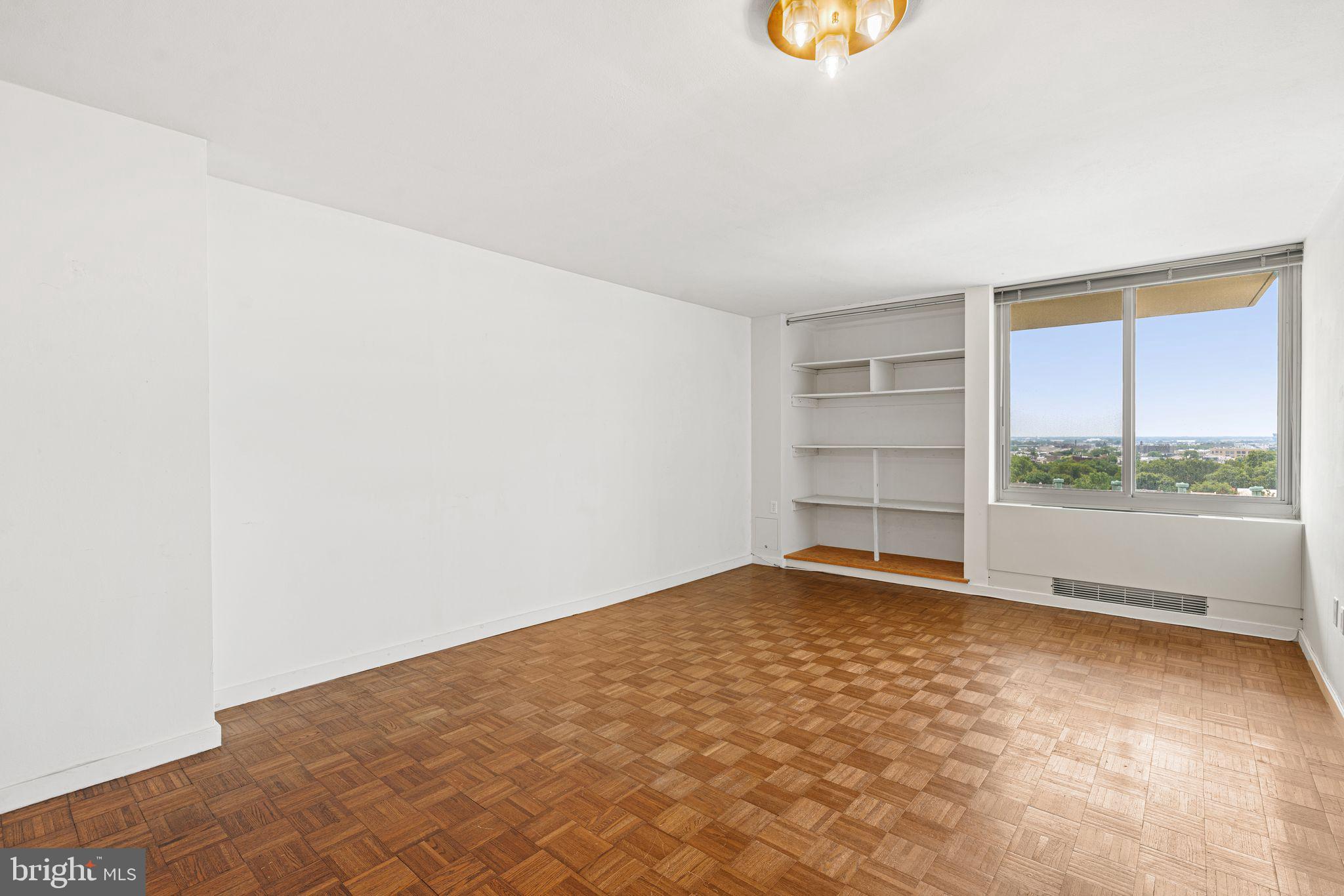 604 South Washington Square, Unit 1111 Philadelphia, PA 19106 - Photo 3 of 24 Living Room
