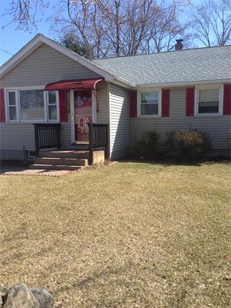 41 Phillips Avenue Springfield, MA 01119 - Photo 2 of 15