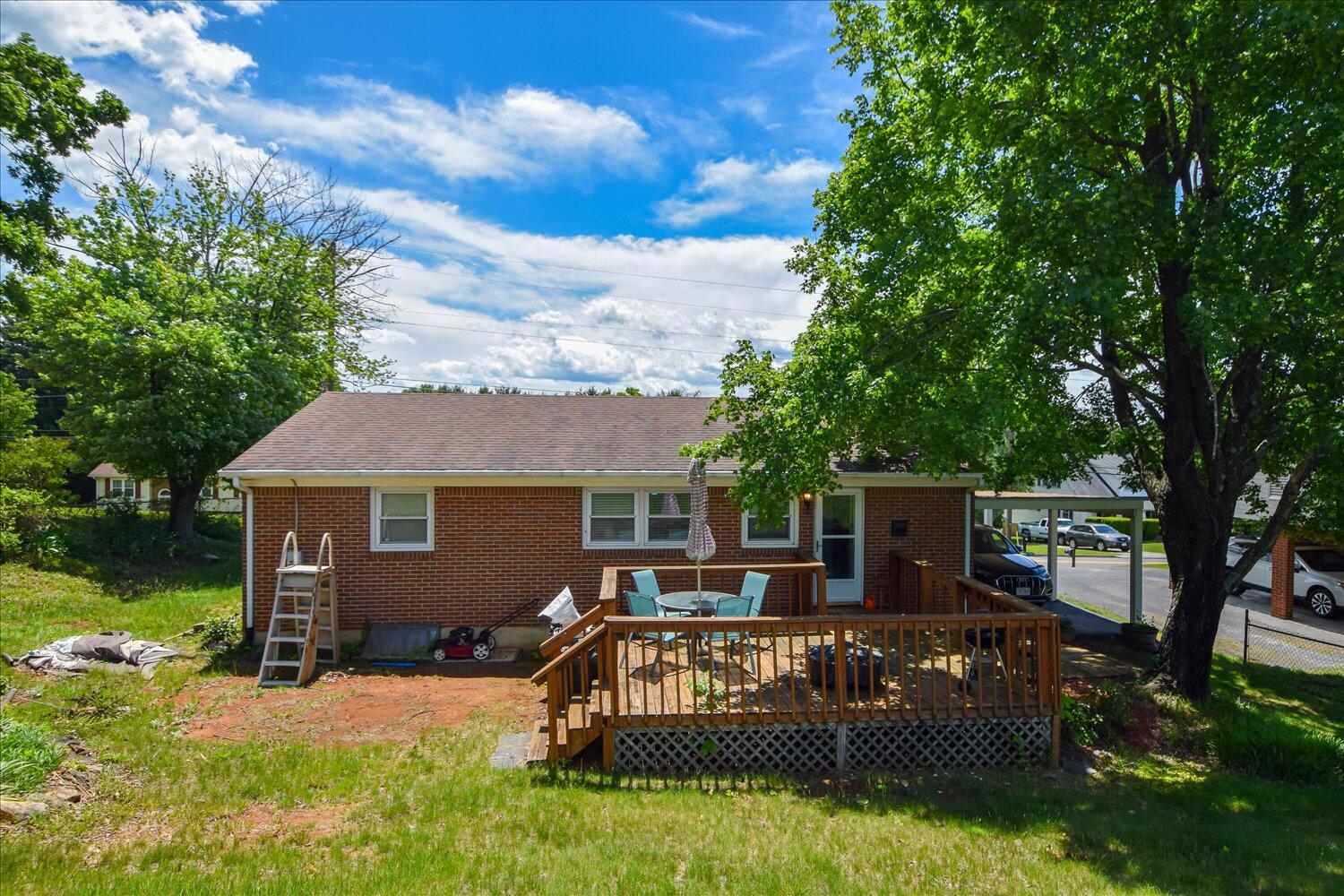 1518 Mountain View Road Vinton, VA 24179 - Photo 18 of 25 front view of a house with a yard