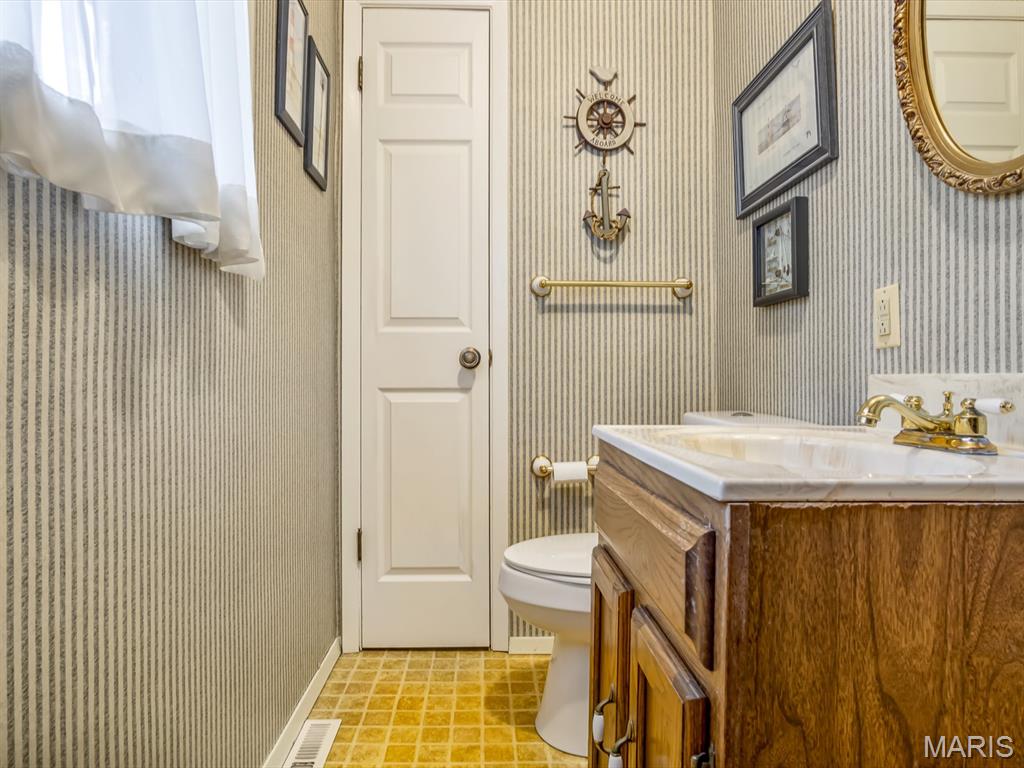 358 Prairietown Road Dorsey, IL 62021 - Photo 10 of 33