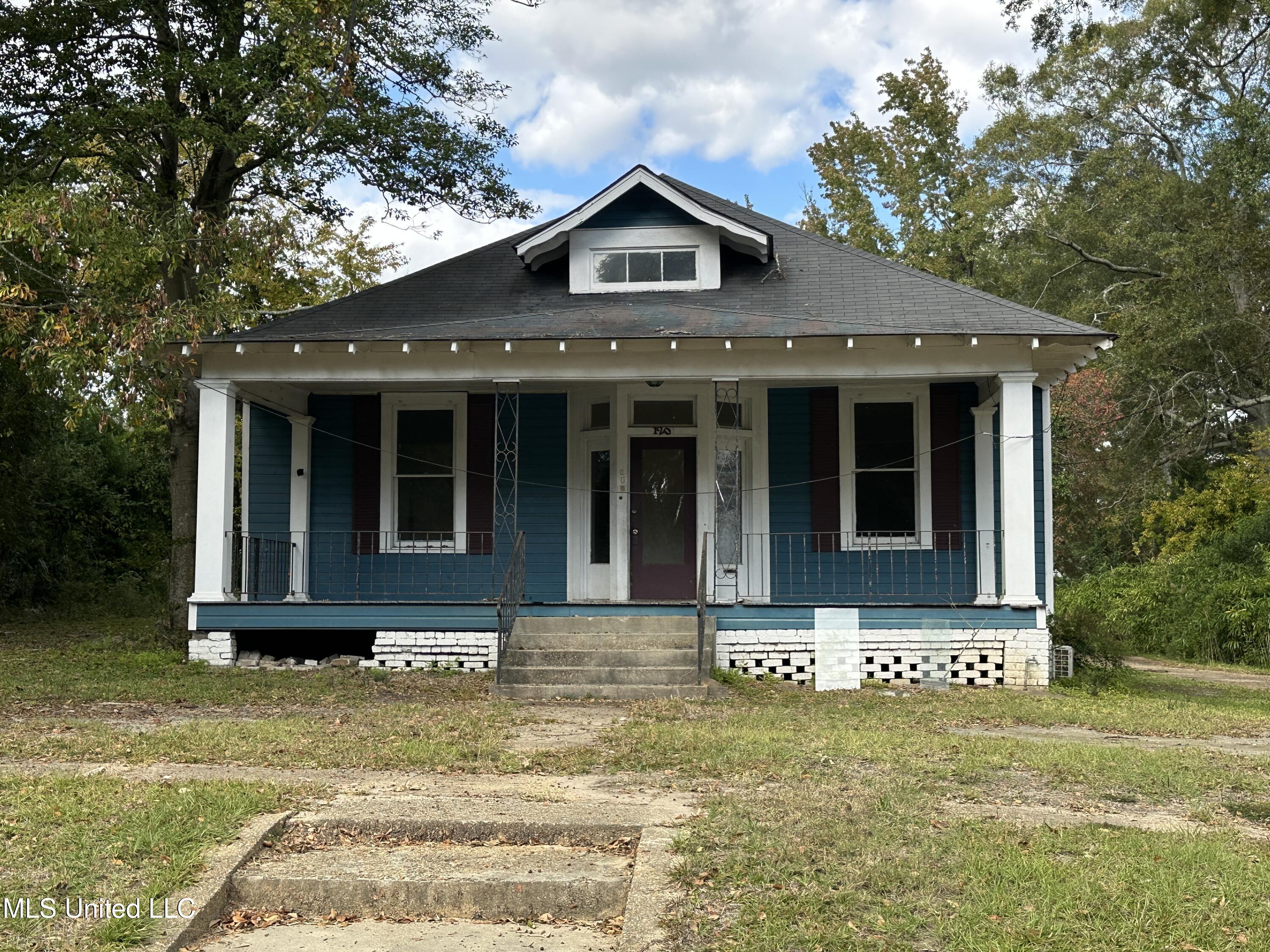 115 Scott Street McComb, MS 39648 - Photo 6 of 42 IMG_8528