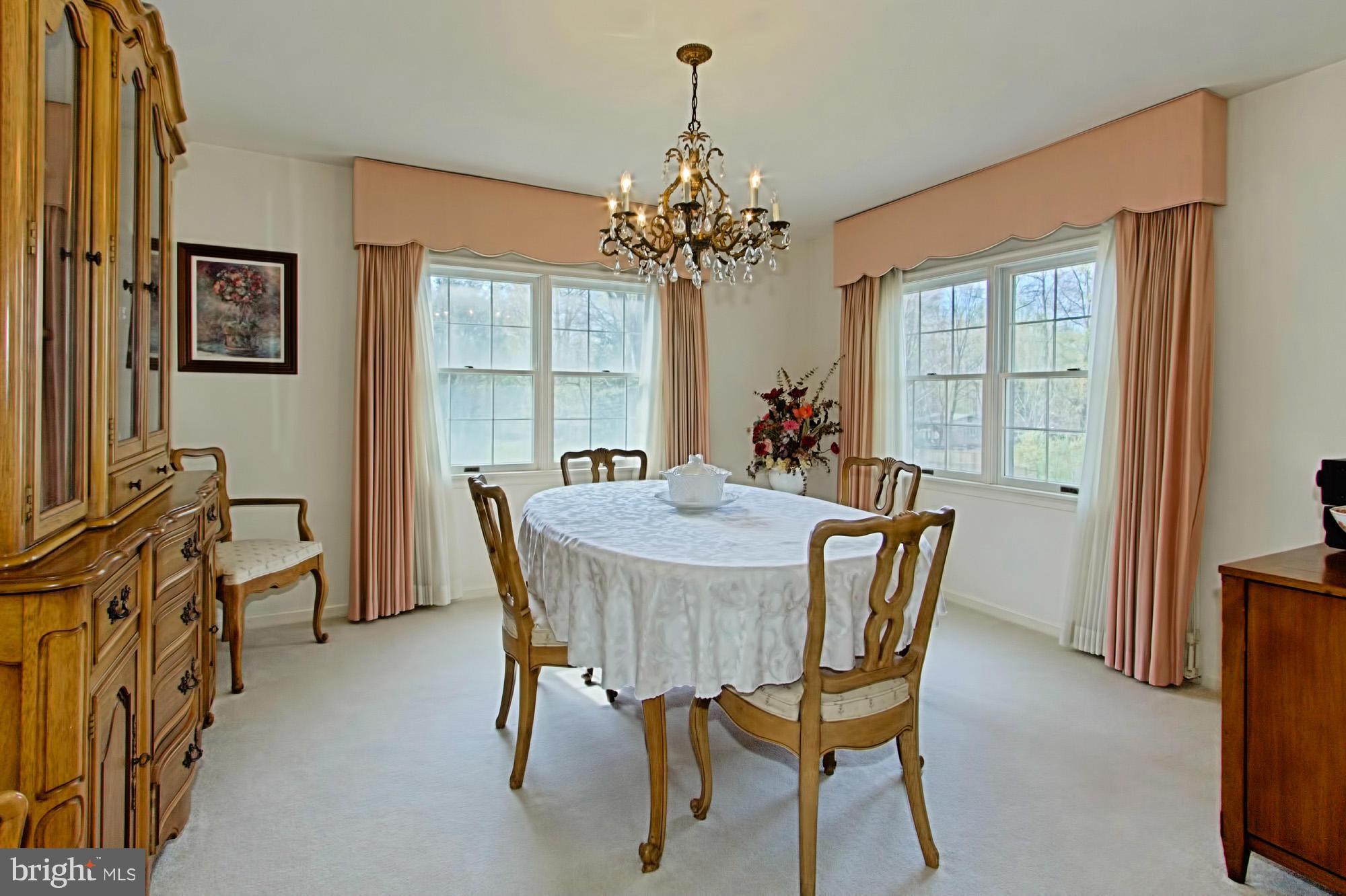 8129 Springfield Village Drive Springfield, VA 22152 - Photo 14 of 30 Dining Room