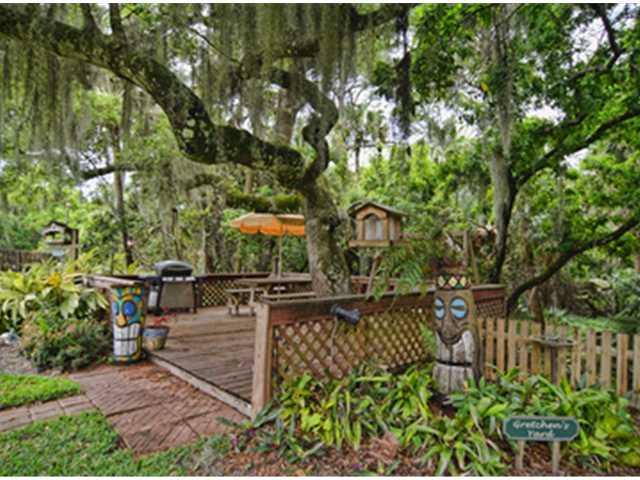 8904 Southwest Cherry Lane Stuart, FL 34997 - Photo 4 of 25 Gallery Image 4