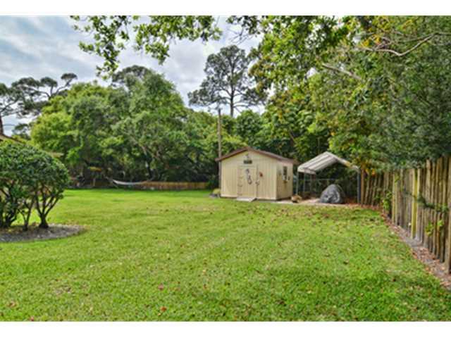 8904 Southwest Cherry Lane Stuart, FL 34997 - Photo 9 of 25 Gallery Image 9