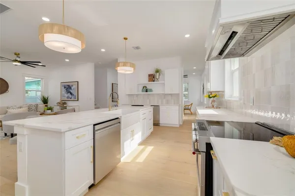 $1,175,000 | 467 34th Avenue North, St. Petersburg, FL 33704