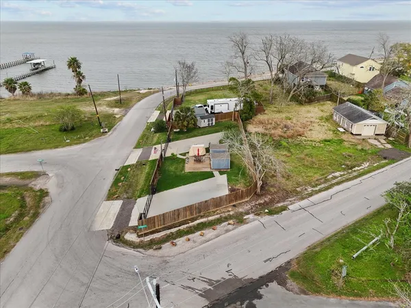 $175,000 | 111 Jackson Avenue, Bacliff, TX 77518