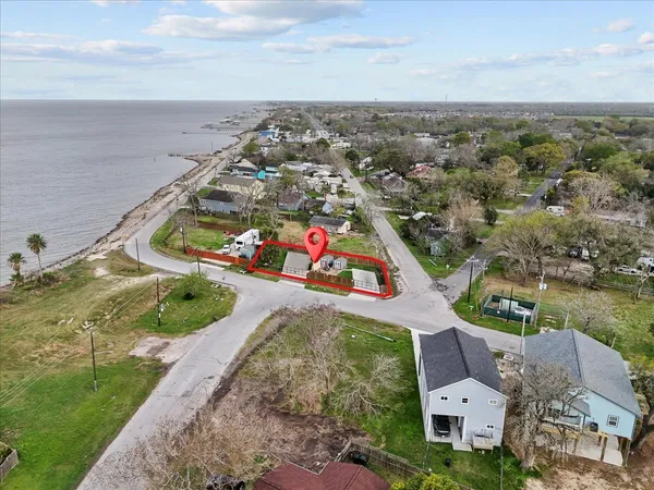 $175,000 | 111 Jackson Avenue, Bacliff, TX 77518