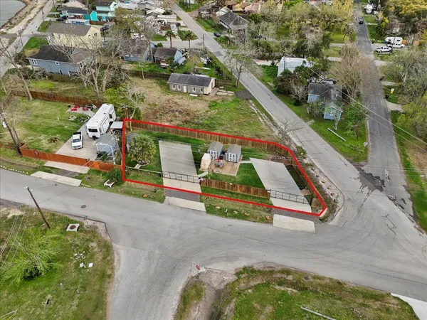 $175,000 | 111 Jackson Avenue, Bacliff, TX 77518