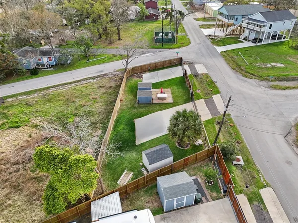 $175,000 | 111 Jackson Avenue, Bacliff, TX 77518