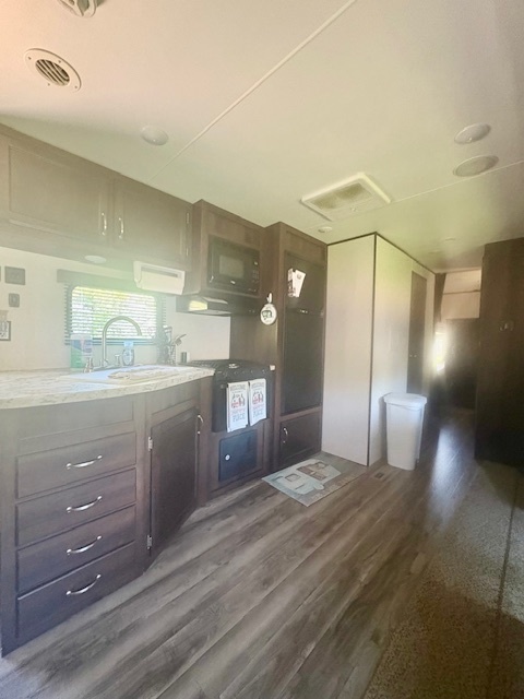 19-40 Woodhaven Sublette, IL 61367 - Photo 11 of 20