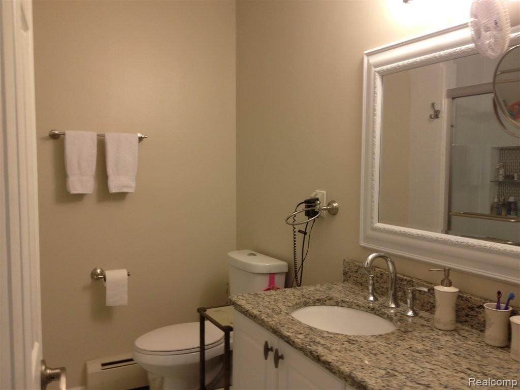 4921 Crooks Road, Unit 8 Royal Oak, MI 48073 - Photo 12 of 21 2013-05-24 16.46.19.jpg