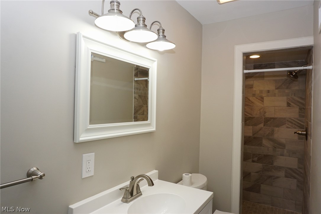 3156 Ludlow Road Cleveland, OH 44120 - Photo 19 of 35