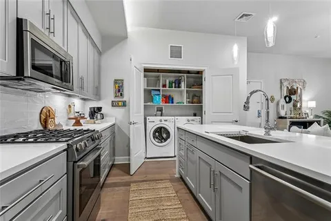 $725,000 | 731 St Charles Avenue, Unit 413, New Orleans, LA 70130