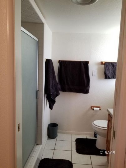 301 West Perdew Avenue Ridgecrest, CA 93555 - Photo 12 of 17 a bathroom with a toilet