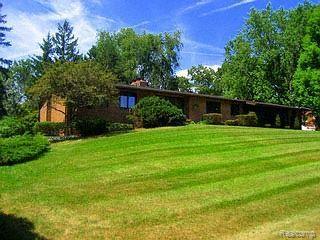 2558 Worcester Road West Bloomfield, MI 48323 - Photo 1 of 1 Sprawling Elegant Ranch