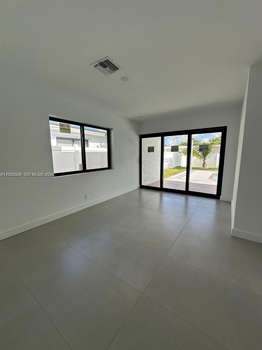 4901 Washington Street Hollywood, FL 33021 - Photo 15 of 18